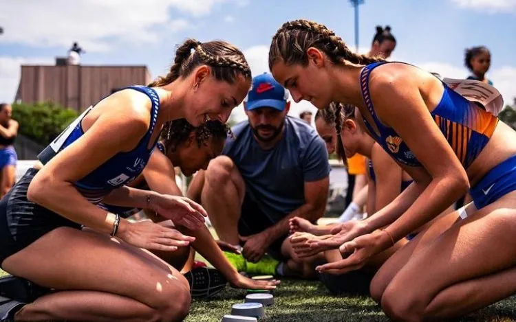 Équipe sportive en séance de préparation mentale