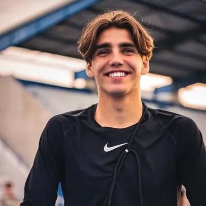 Portrait de Zian Quere, stagiaire préparateur mental
